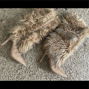 Fur heeled boots